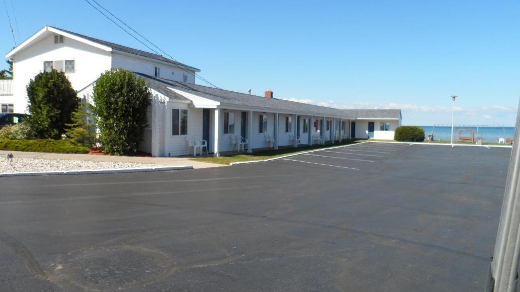Sunrise Beach Motel マッキノー・シティ エクステリア 写真