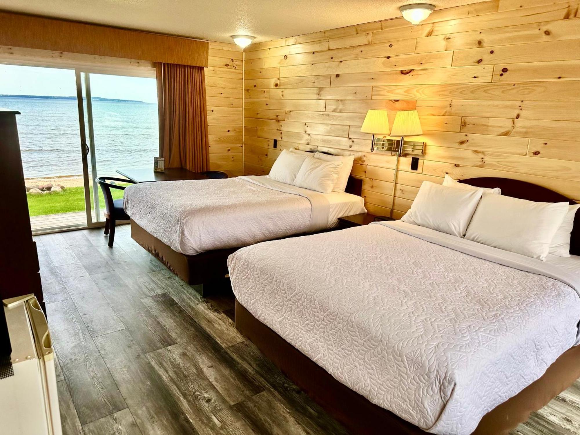 Sunrise Beach Motel マッキノー・シティ エクステリア 写真