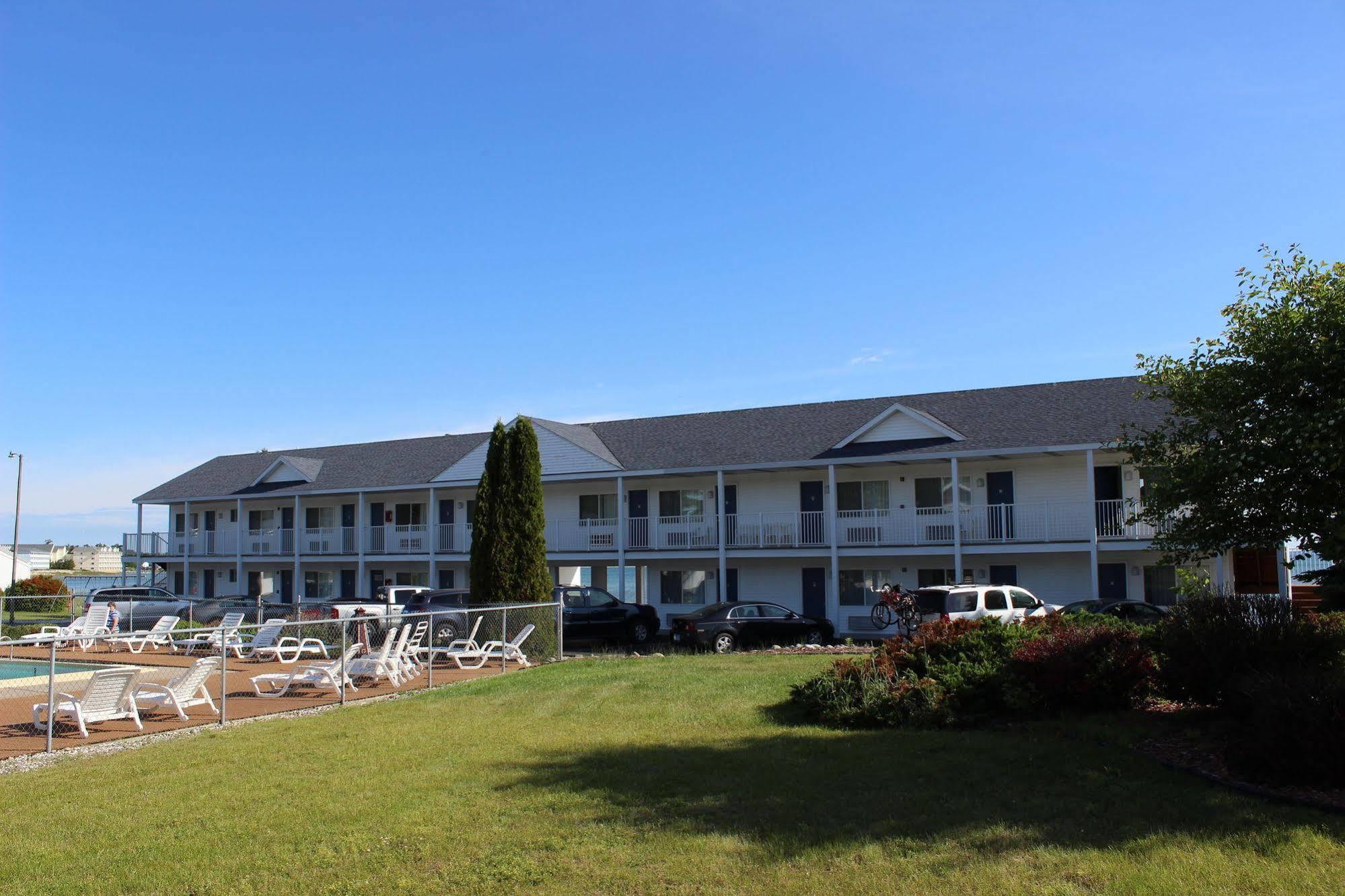 Sunrise Beach Motel マッキノー・シティ エクステリア 写真