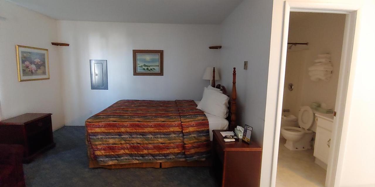 Sunrise Beach Motel マッキノー・シティ エクステリア 写真